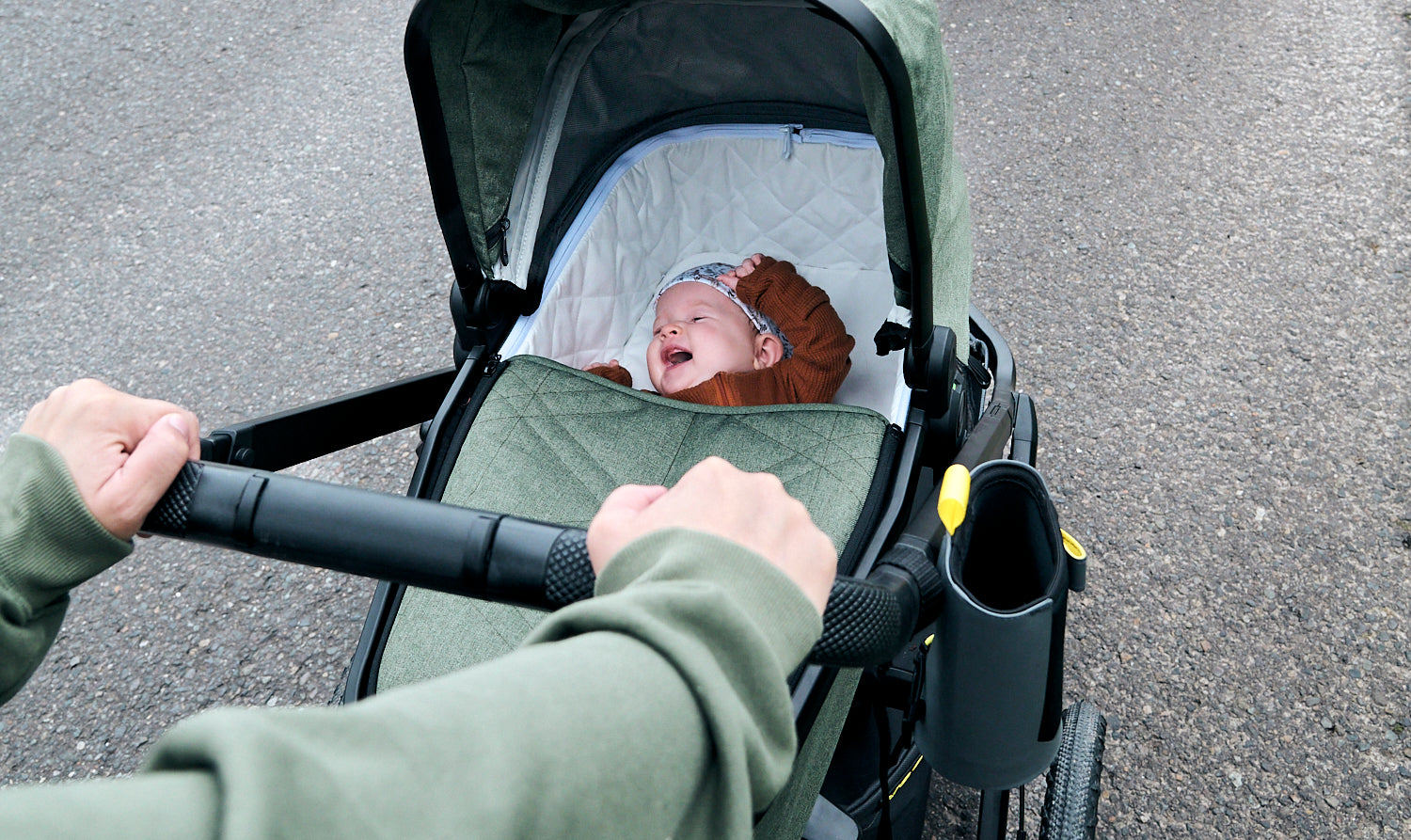 Bassinet lifestyle image 4